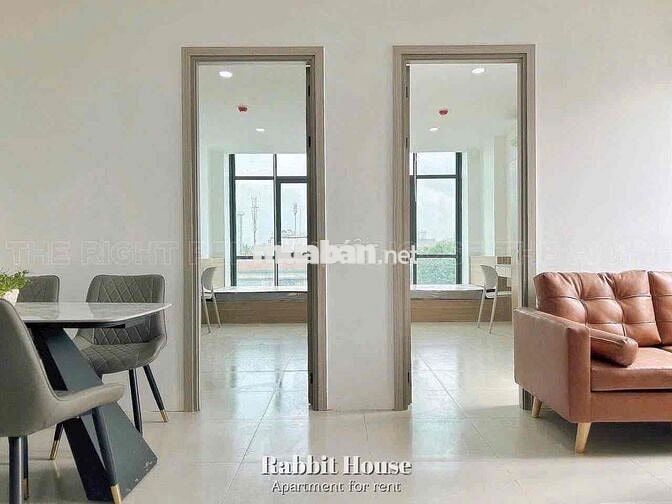 Căn hộ 2PN full nội thất, cửa sổ lớn thoáng Trần Hưng Đạo quận 5