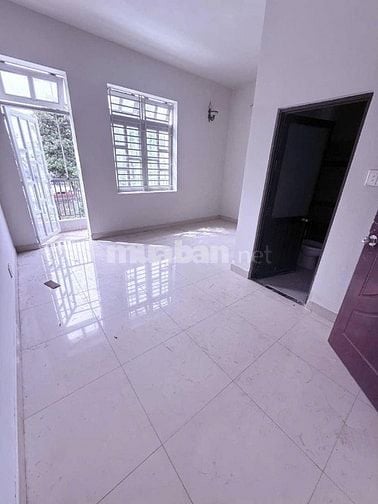 Cho thuê nhà nguyên căn mặt tiền Phạm Văn Đồng, Linh Tây, Thủ Đức