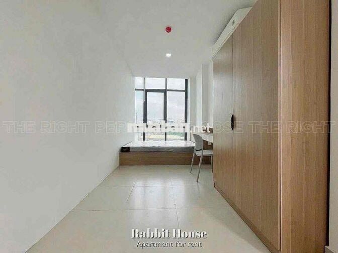 Căn hộ 2PN full nội thất, cửa sổ lớn thoáng Trần Hưng Đạo quận 5