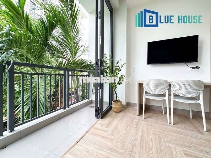 Căn hộ full nội thất ban công thoáng mát Nguyễn Văn Cừ Quận 1
