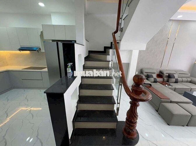 Nhà Mới, Nội Thất Đẹp, 3 PN, Xe Hơi Tới Nhà