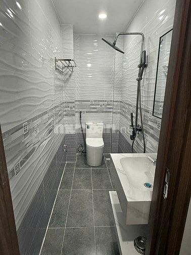 Bán nhà có 7 phòng dịch vụ full nội thất Tân phú Giáp Q11