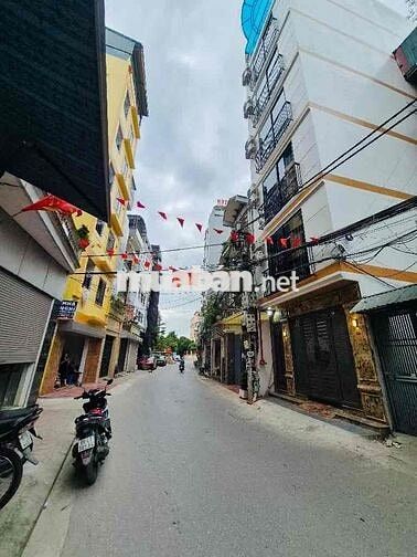 Nhà đẹp 6 Tầng Bến Xe Nước Ngầm - Ô Tô Vào Nhà - Thang Máy Lung Linh Nhà đẹp 6 Tầng Bến Xe Nước Ngầm - Ô Tô Vào Nhà - Thang Máy Lung Linh