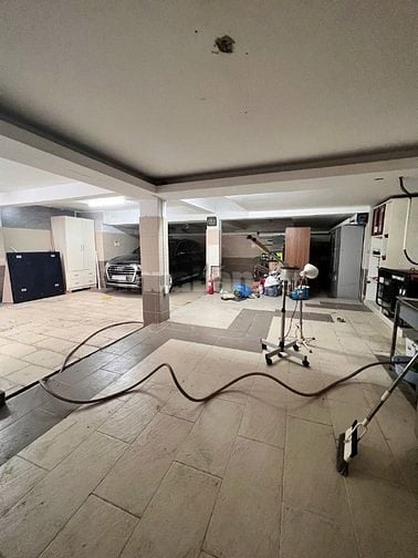 Biệt Thự Bát Nàn Ngang 15m, Có Hầm Để Xe Rộng Rãi thoáng má