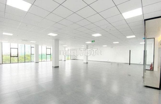 Cho thuê nhà MẶT TIỀN Lý Tự Trọng Gần Ngã Tư Lê Thánh Tôn ,Q1