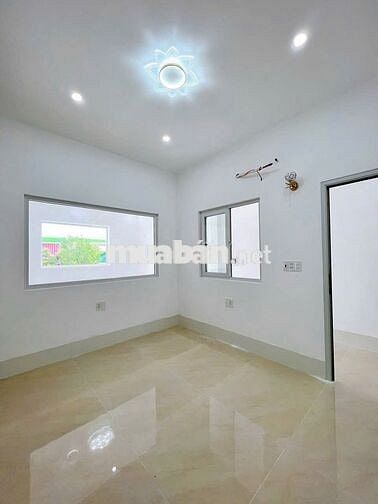 Bán nhà mặt tiền kdc bình nhựt đối diện mầm non long hòa giá 4,290 tỷ