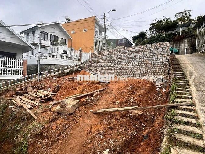 Đất góc 2MT Lê Hồng Phong 583m2
