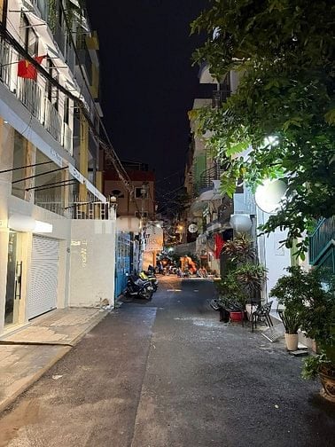 Nhà chính chủ vào ở ngay Trần Hưng Đạo Q 1