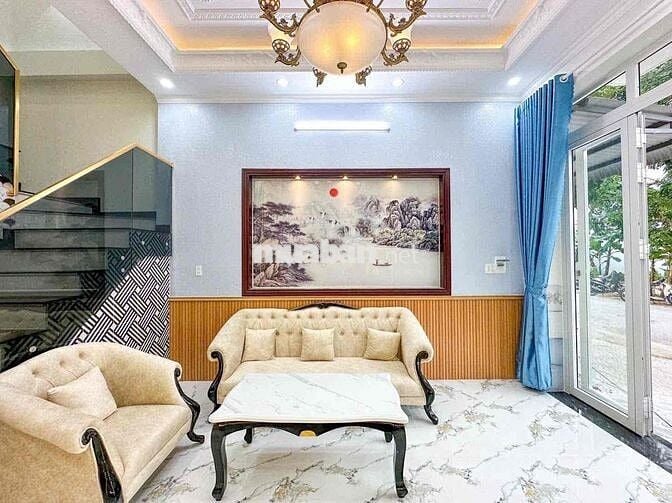 NHÀ MỚI ĐẸP ĐẦY ĐỦ NỘI THẤT KHU DÂN CƯ CỬU LONG