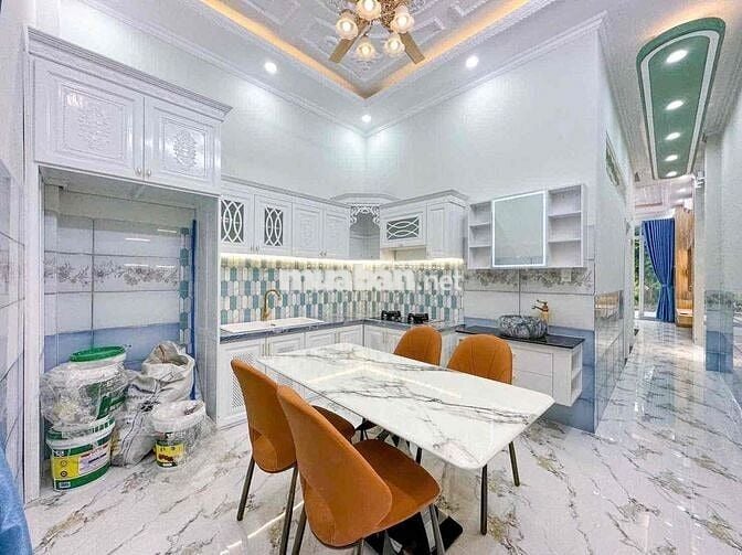 NHÀ MỚI ĐẸP ĐẦY ĐỦ NỘI THẤT KHU DÂN CƯ CỬU LONG