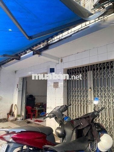 BÁN NHÀ MẶT TIỀN CHỢ P18 Q.TÂN PHÚ - 2 MẶT TIỀN TRƯỚC SAU