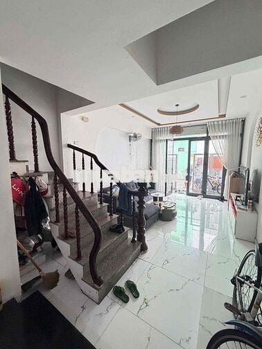 chính chủ cần bán căng nhà 3.5 tầng.đường nại tú 1