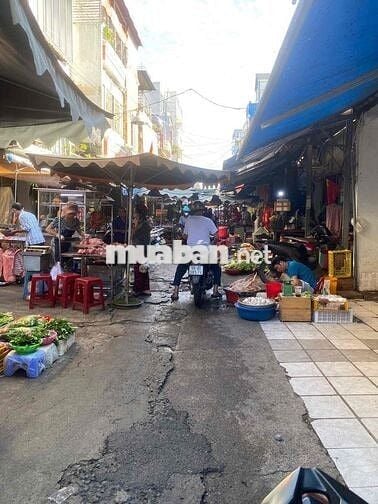 BÁN NHÀ MẶT TIỀN CHỢ P18 Q.TÂN PHÚ - 2 MẶT TIỀN TRƯỚC SAU