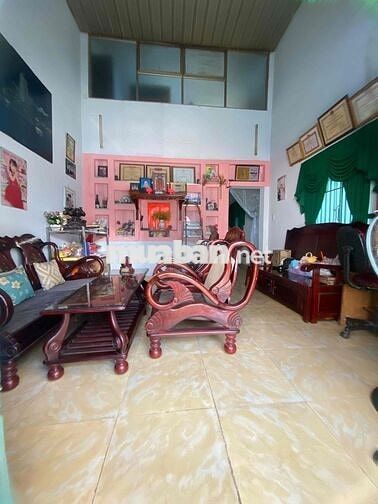 nhà mặt tiền đường Trung Mỹ Tây 06