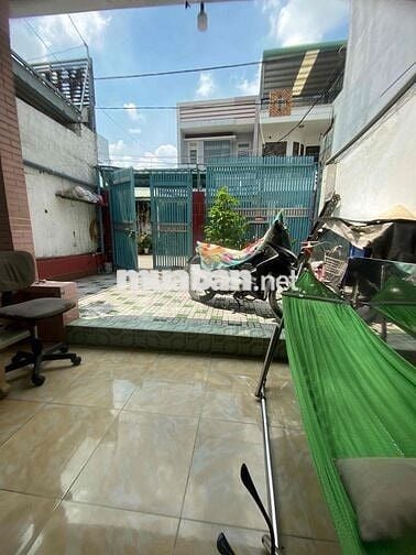nhà mặt tiền đường Trung Mỹ Tây 06