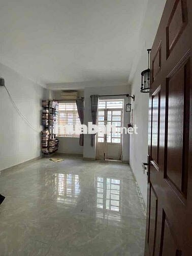 5,75 Tỷ- Bán nhà 4 tầng 52 m2, hxh gần Ngã tư 4xã, Bình Tân, hoàn công