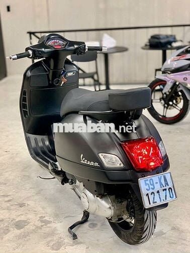 Piaggio Vespa GTS 300 2018 NHƯ MỚI
