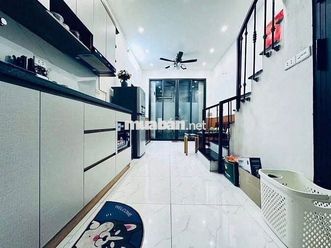Nhà 5 tầng,40m  Phố Lụa – Vị trí đắc địa, full nội thất, nhỉnh 7 tỷ