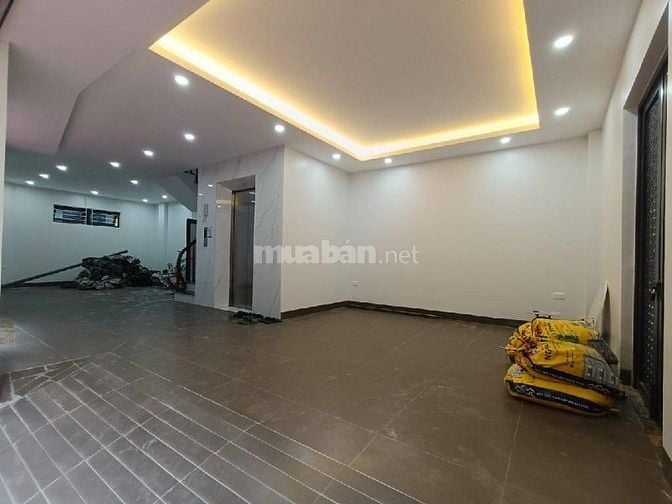 BÁN NHÀ CẦU GIẤY: LÔ GÓC,NHÀ MỚI TING, 7 TẦNG THANG MÁY, 56M2, 8PN, 