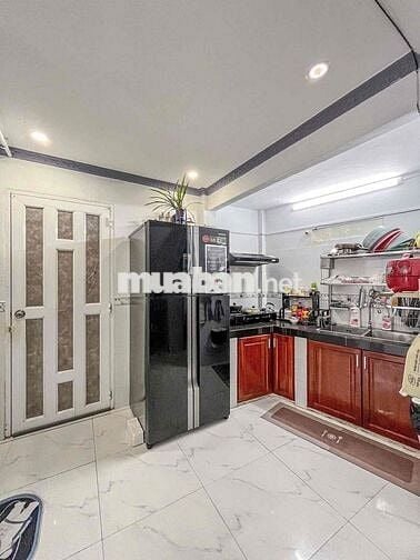 Nhà lầu mới đẹp kiên cố hẻm 233 Nguyễn Văn Cừ giá 1,68 tỷ