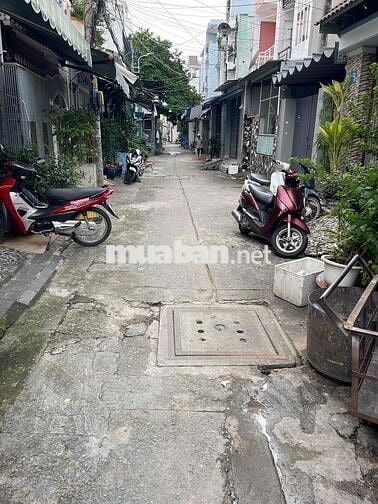 Nhà 1 trệt . 1 lầu . 2pn . Nhà mới Tinh