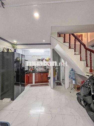 Nhà lầu mới đẹp kiên cố hẻm 233 Nguyễn Văn Cừ giá 1,68 tỷ