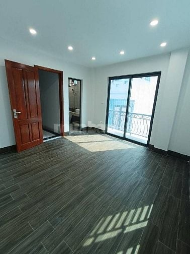 BÁN NHÀ CẦU GIẤY: LÔ GÓC,NHÀ MỚI TING, 7 TẦNG THANG MÁY, 56M2, 8PN, 