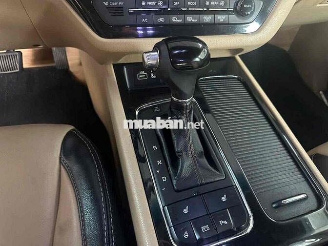 Kia Sedona 2018 2.2L DATH máy dầu