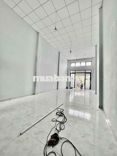 Nhà Mới Xây DT 5x25 Trệt Trống Xuốt Hợp May Mặc Ở Kho Chứa Hàng Tải