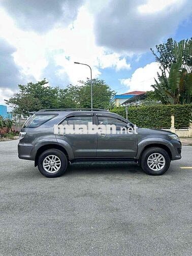 Toyota Fortuner 2015 2.7V 4x2 - 86000 km