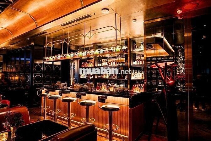 Sốc té ngửa - Diện tích gần 500m2 cho Nguyễn Huệ Q1. Giá chỉ đầu 3xx!