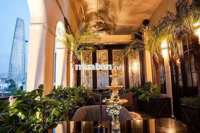 Sốc té ngửa - Diện tích gần 500m2 cho Nguyễn Huệ Q1. Giá chỉ đầu 3xx!