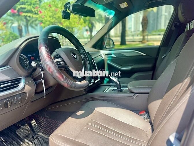 VinFast Lux SA Base 2020 - Màu đỏ - 5v9km