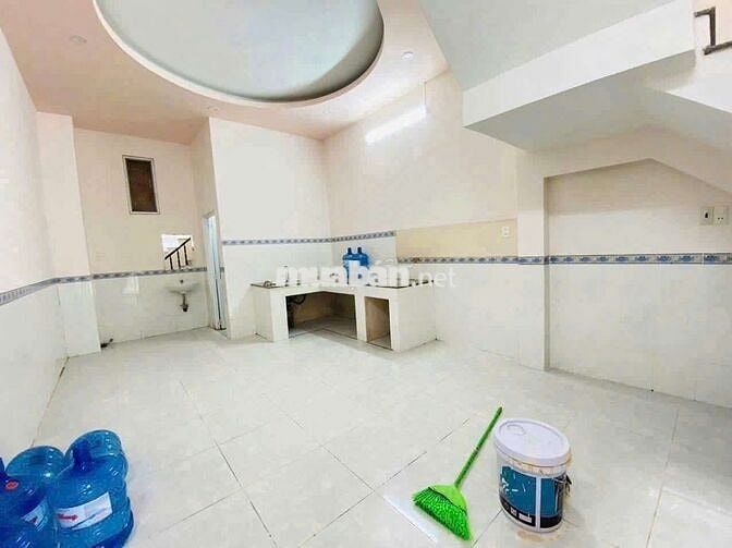 CHO THUÊ NHÀ LẦU 2PN KDC HƯNG PHÚ QUA CẦU 26/3 GIÁ 6TR/THÁNG