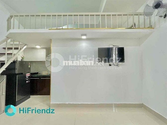 Phòng Gác Cửa Sổ Trời Full Nội Thất Thang Máy Giá Rẻ Quận 4