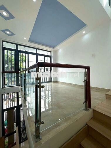 Nhà mới nguyên căn ở và kinh doanh