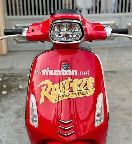 vespa đèn vuông 2018
