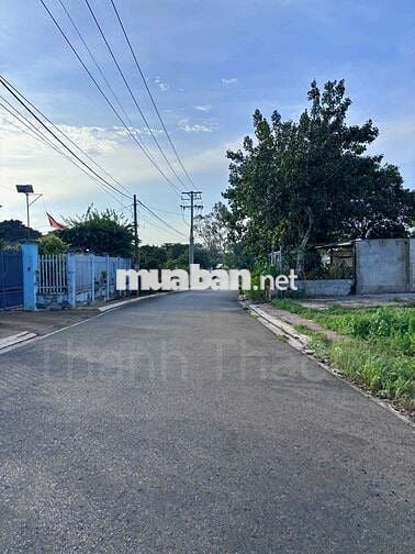 CHỦ NGỘP CẦN RA HÀNG LÔ ĐẤT GẦN CỔNG KCN SONADEZI