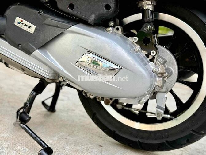 vespa đèn vuông 2018