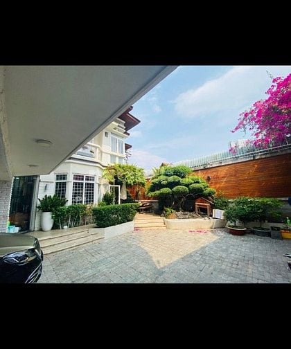 Bán biệt phủ măt tiền đường 20m 793 Trần Xuân Soạn P.Tân Hưng Q.7.