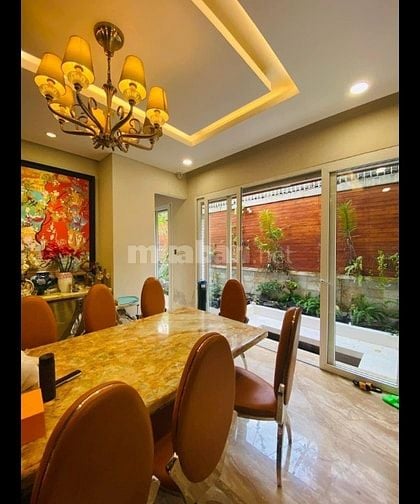 Bán biệt phủ măt tiền đường 20m 793 Trần Xuân Soạn P.Tân Hưng Q.7.