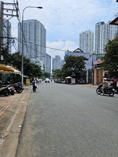 Bán biệt phủ măt tiền đường 20m 793 Trần Xuân Soạn P.Tân Hưng Q.7.