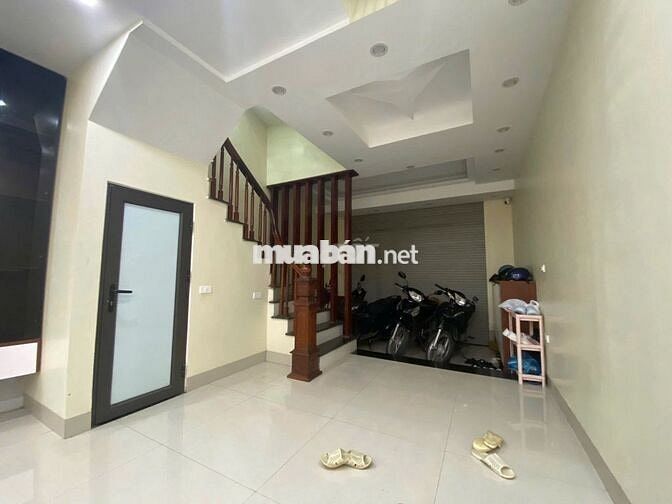 Đê La Thành – 6 Tầng – Mặt Tiền 4.2m – 10.5 Tỷ – Vị Trí Vàng Đống Đa