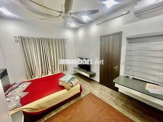 Đê La Thành – 6 Tầng – Mặt Tiền 4.2m – 10.5 Tỷ – Vị Trí Vàng Đống Đa