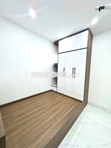 Đê La Thành – 6 Tầng – Mặt Tiền 4.2m – 10.5 Tỷ – Vị Trí Vàng Đống Đa