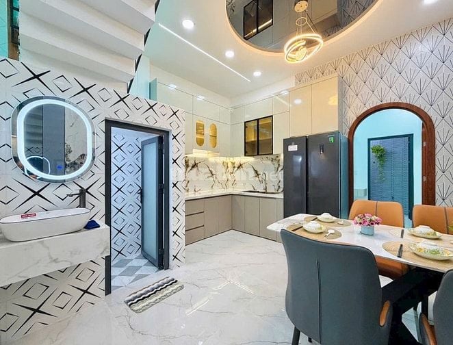 ⭐️Nhà 3 Lầu DT:4x14m tuyệt đẹp Cao cấp hẻm Huỳnh Văn Nghệ, P15.