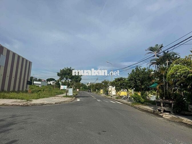 đất mặt tiền đường 7m5 đối diện công viên kinh doanh sầm uất