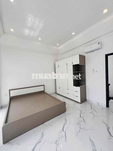 Nhà sát bên Quãng Trường - Mỹ Tho
