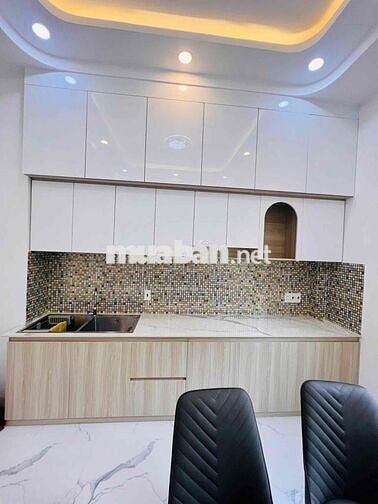 Nhà sát bên Quãng Trường - Mỹ Tho