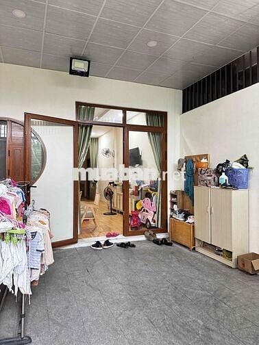 Nhà cấp 4 còn mới 90% chủ quyền nhà